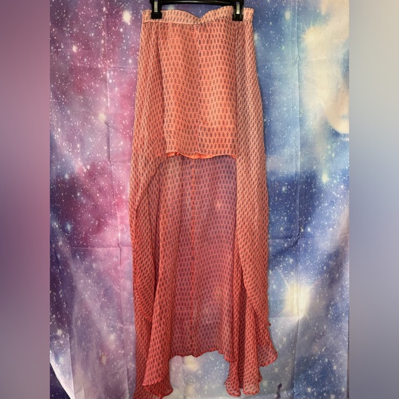 Guess Dresses & Skirts - Guess high low skirt 🛍